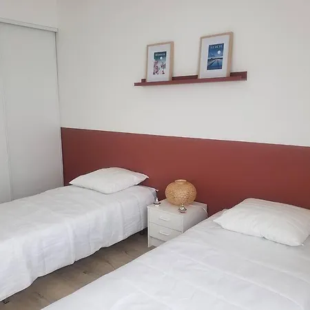 Grand Duplex Lumineux/terrasse+parking-la Rochelle